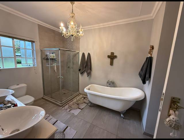 4 BEDROOM HOUSE FOR SALE IN THREE RIVERS EAST